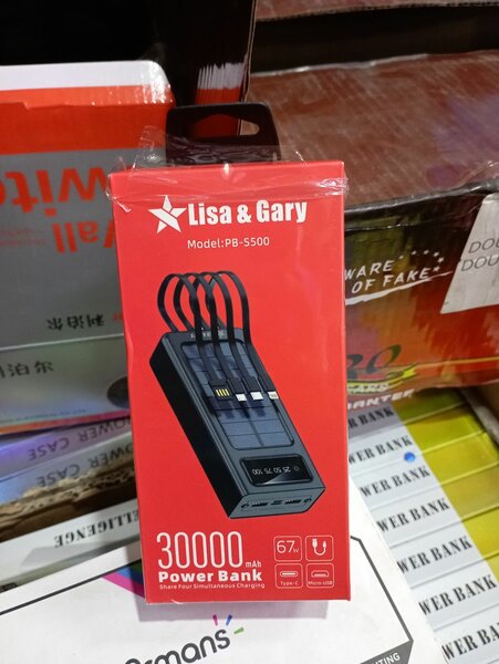 Lisa and gary 30000mah powerbank with solar