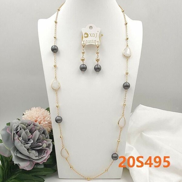 Ensemble Collier et Boucles Orné