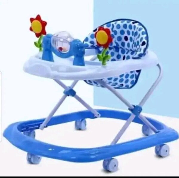 Marcheur bébé bleu avec jouets
