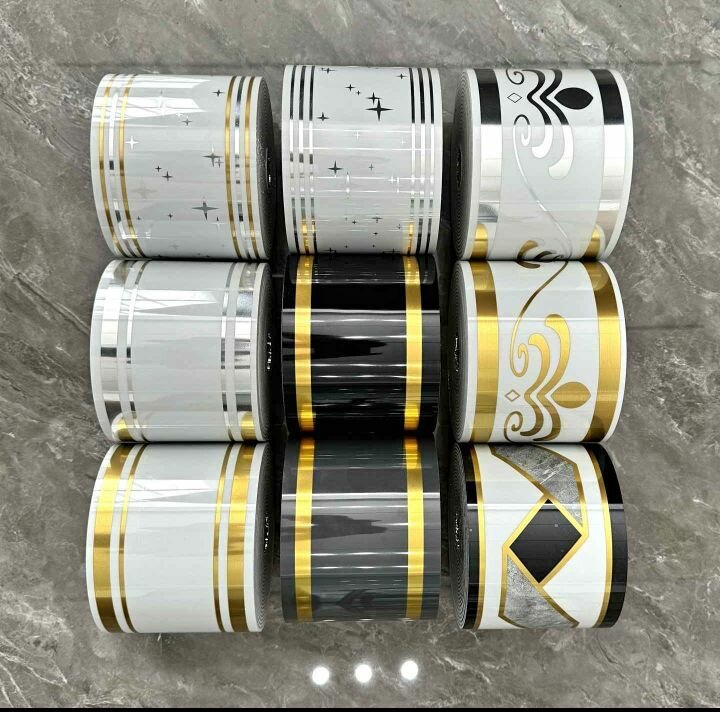 Plinthe autocollante décorative