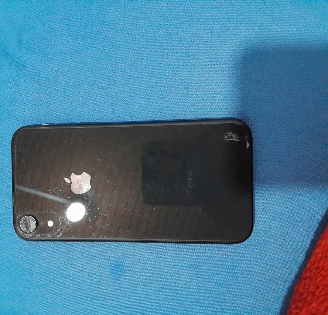 iPhone XR(64gig)BH80