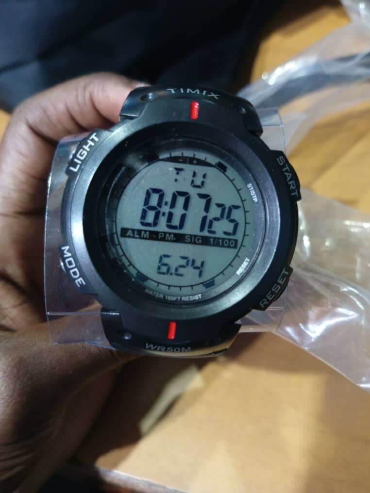 Montre Numérique Étanche 50M