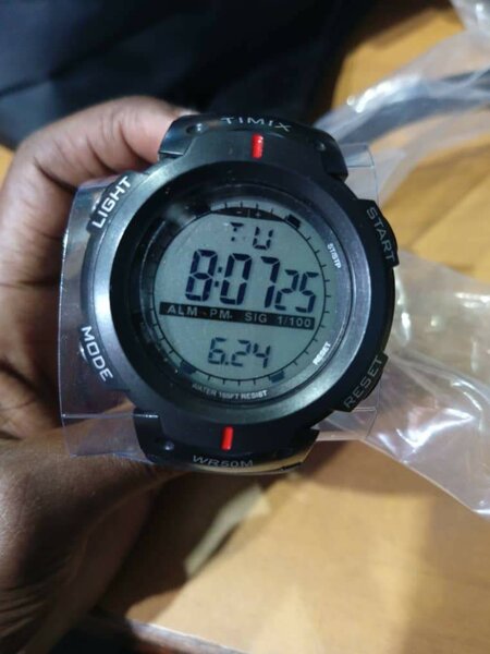 Montre Numérique Étanche 50M