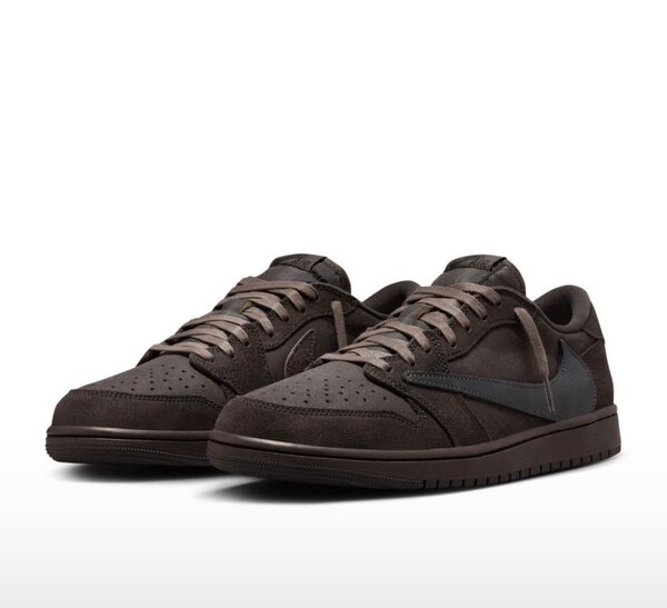 Baskets en daim marron