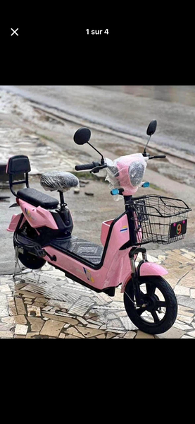 Scooter électrique rose
