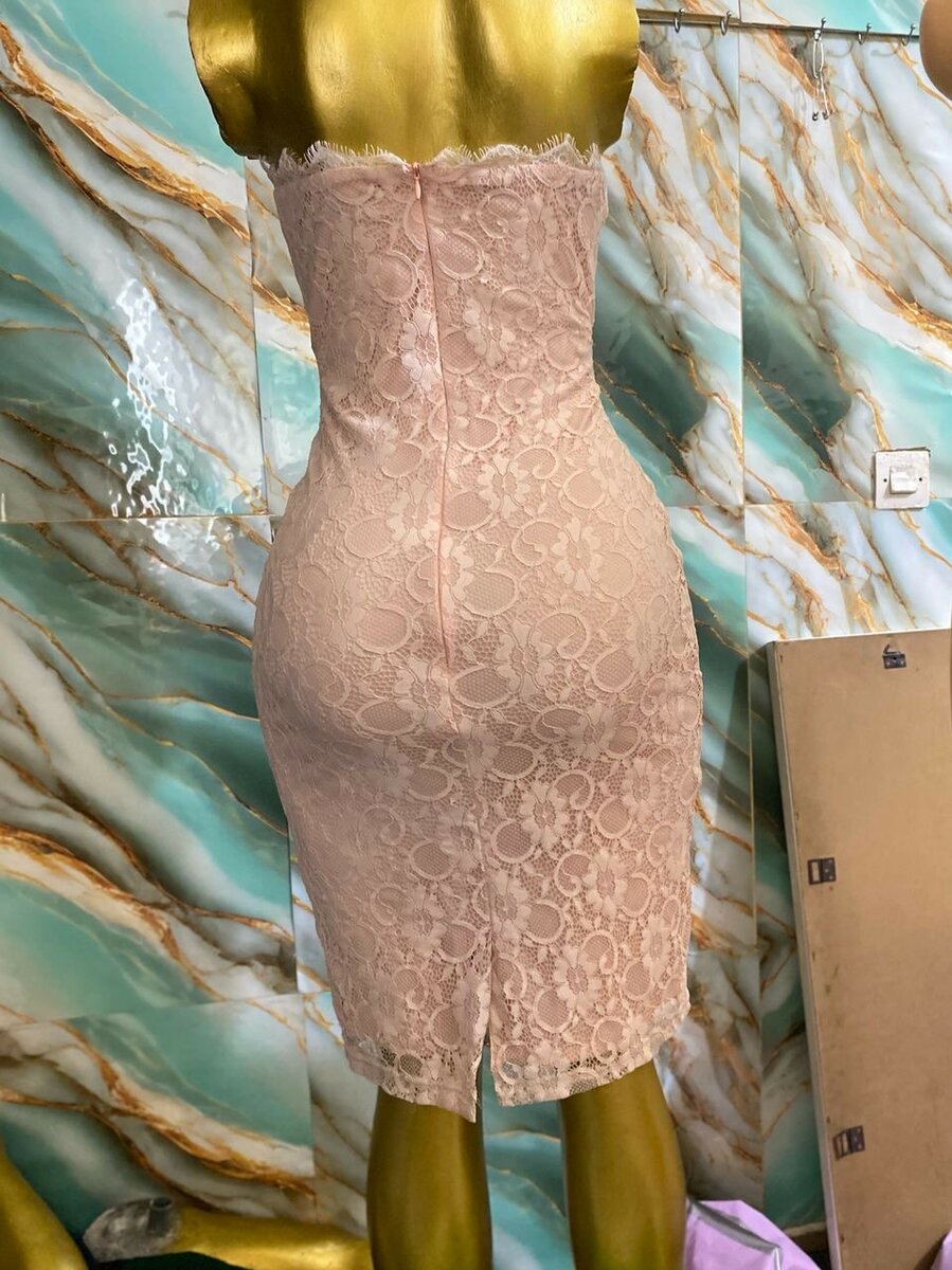 Robe bustier en dentelle