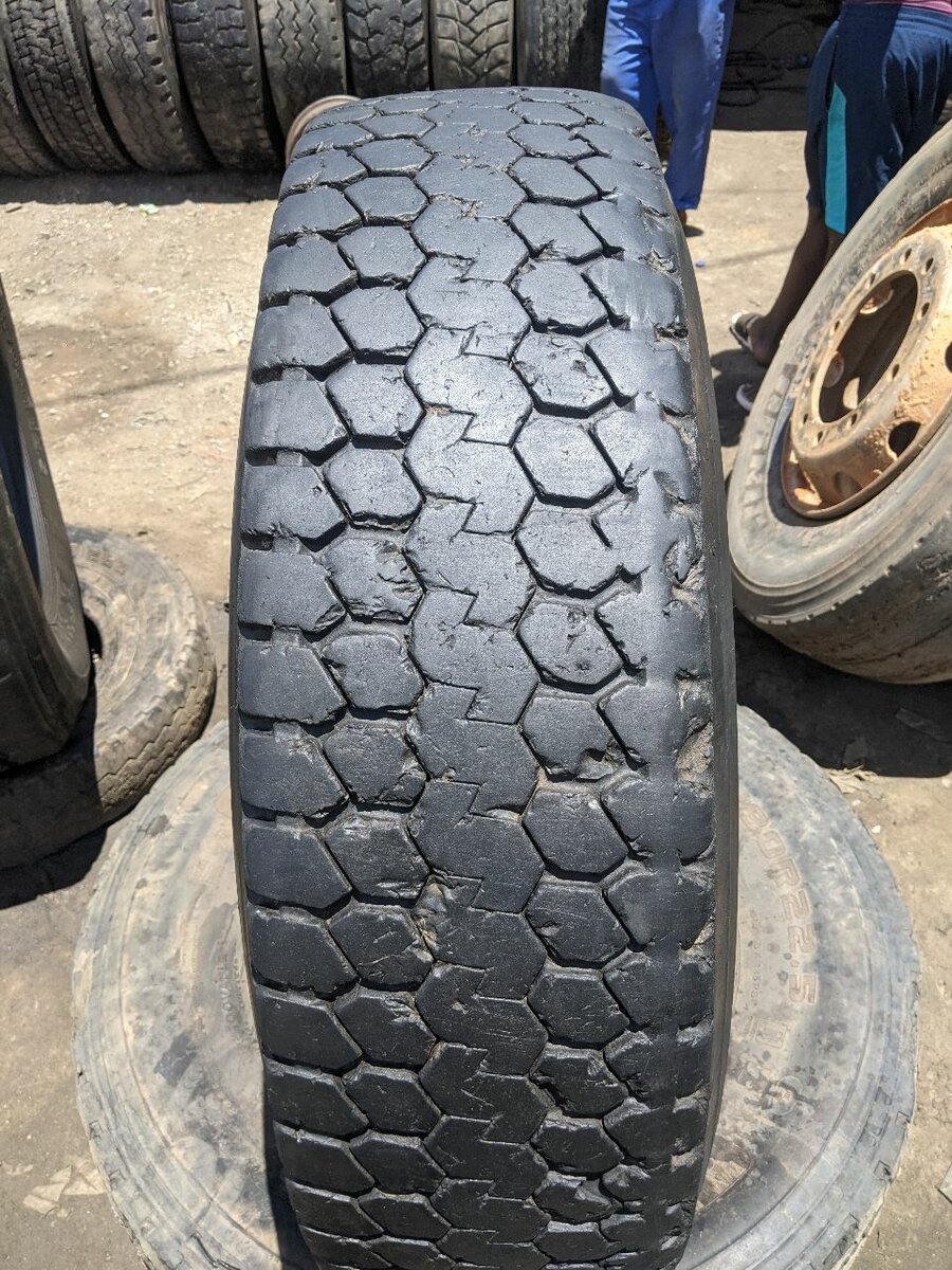 385/65R22.5 super singles