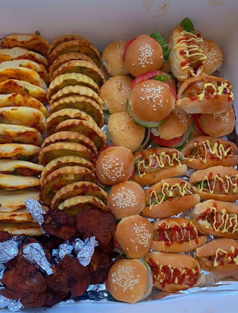 Pizza burger spinrolls