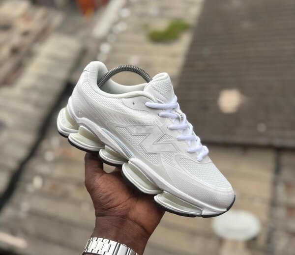 Baskets blanches sport confort