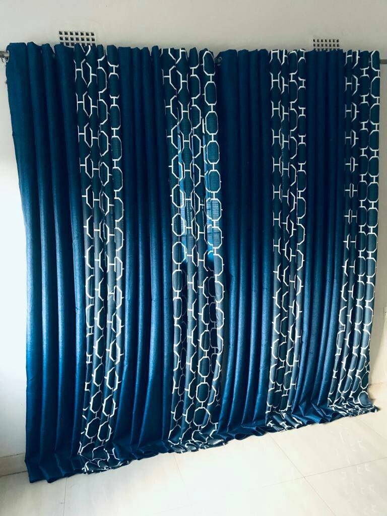 2 drops of curtains blue and blue with white patterns