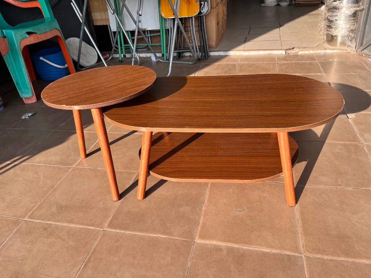 Table basse ovale bois design