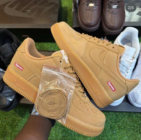 NIKE AIRFORCE SUPREME