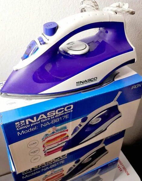 Fer à repasser vapeur NASCO