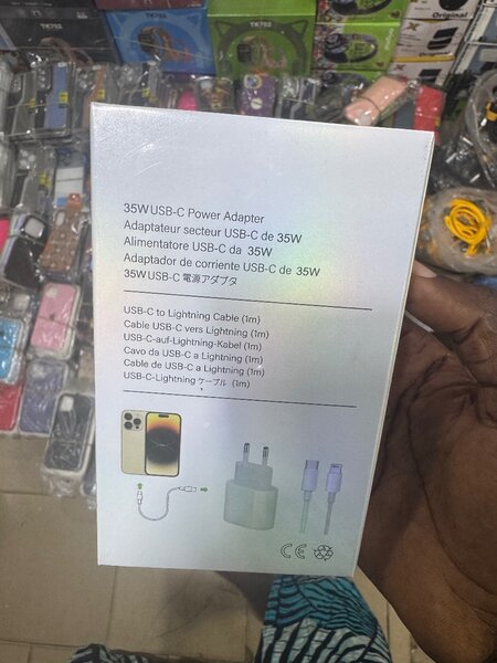 Chargeur type c et iPhone original