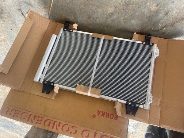 Condenseur de  Toyota taris  ,pour climatisation auto