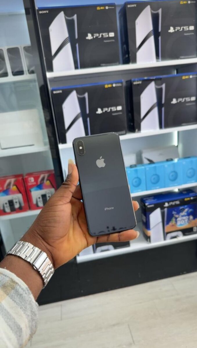 IPhone XR, and IPhone XS Max