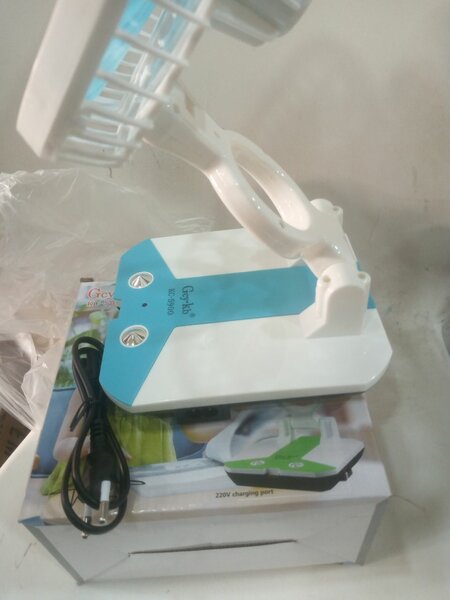 Mini ventilateur chargeable posable à led