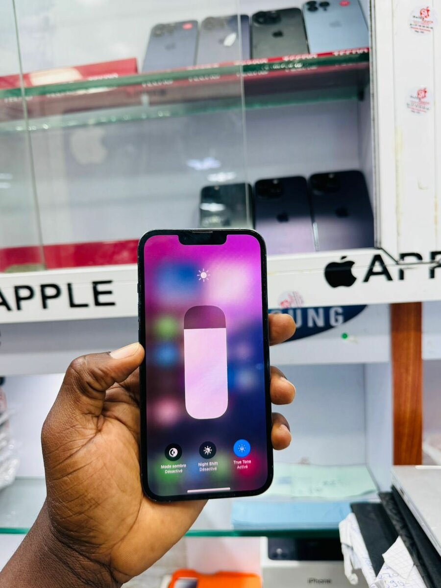 13 pro 128giga Casi neuf retou