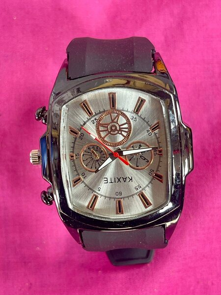 Montre bracelet élégante