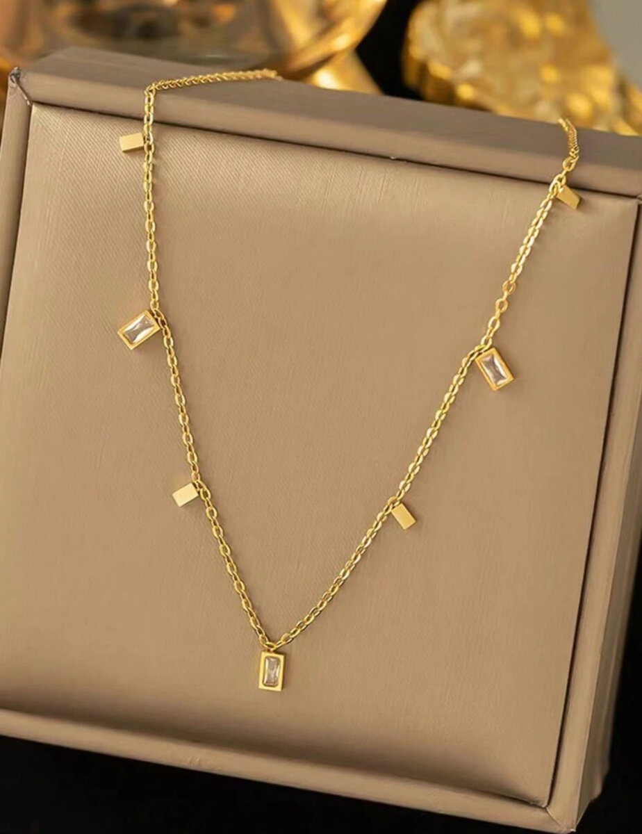 Collier Doré Élégant