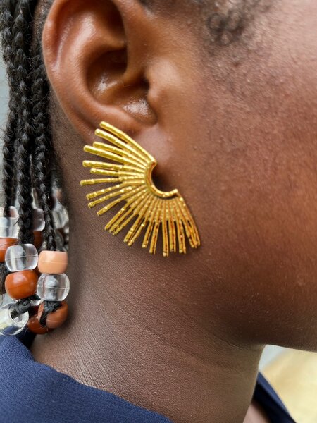 Boucles d'oreilles dorées design