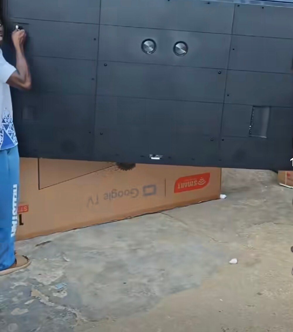 Téléviseur 100'' Smart UHD