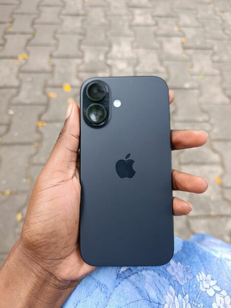 iPhone 16 simple Noir 128 Go