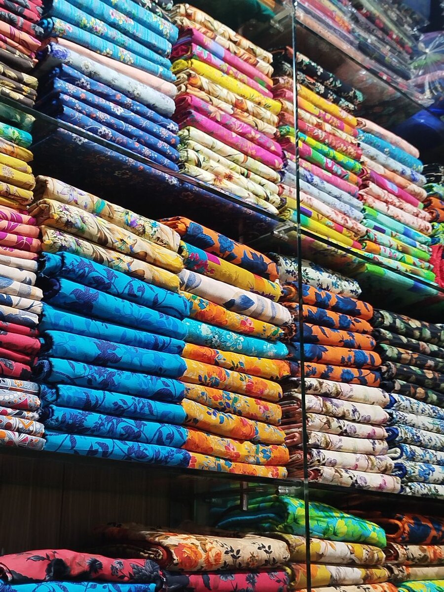 BanaDora Lawn 3Piece Misri Gold lawn unstich