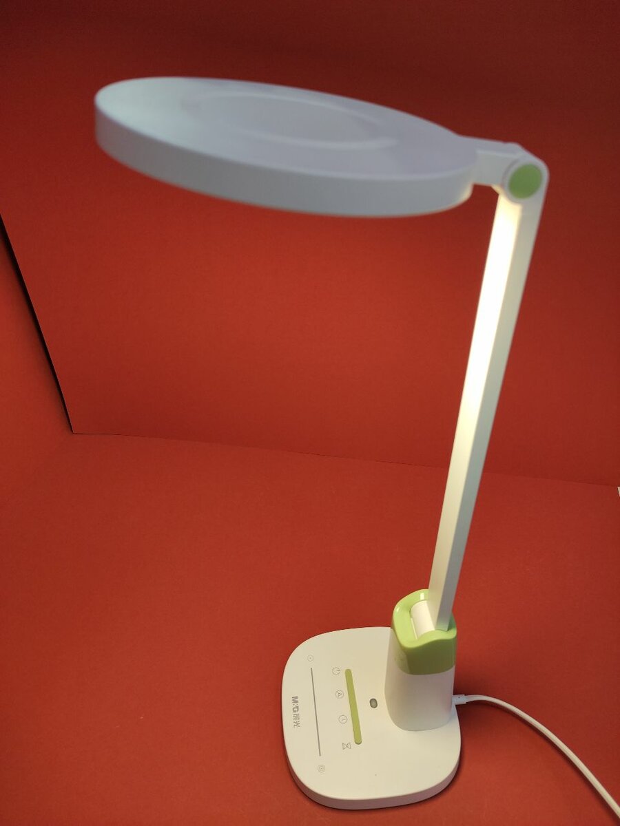 Лампа M&G с регулировкой яркости и таймером