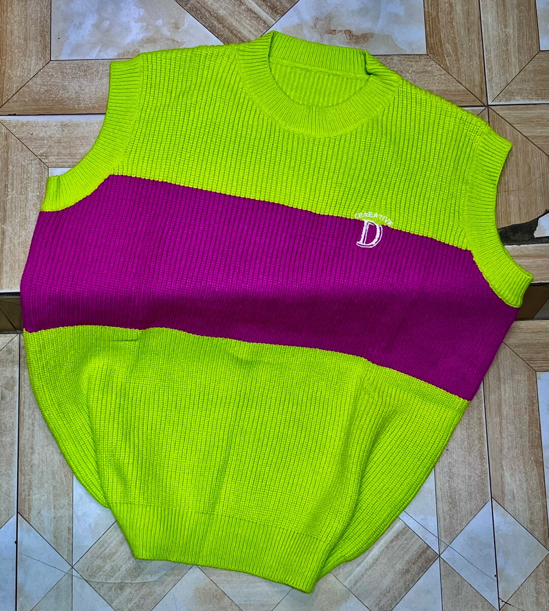 Pulls sans manches colorés