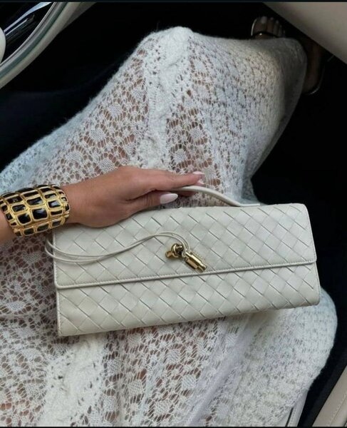 Sac pochette en cuir tressé