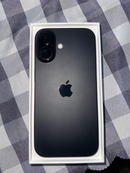 iPhone 16