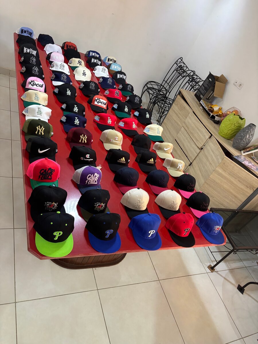 Casquettes colorées unisexes