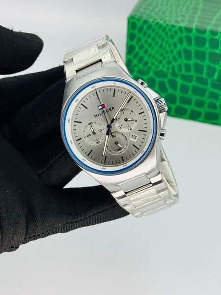 Montre Tommy Hilfiger homme en acier