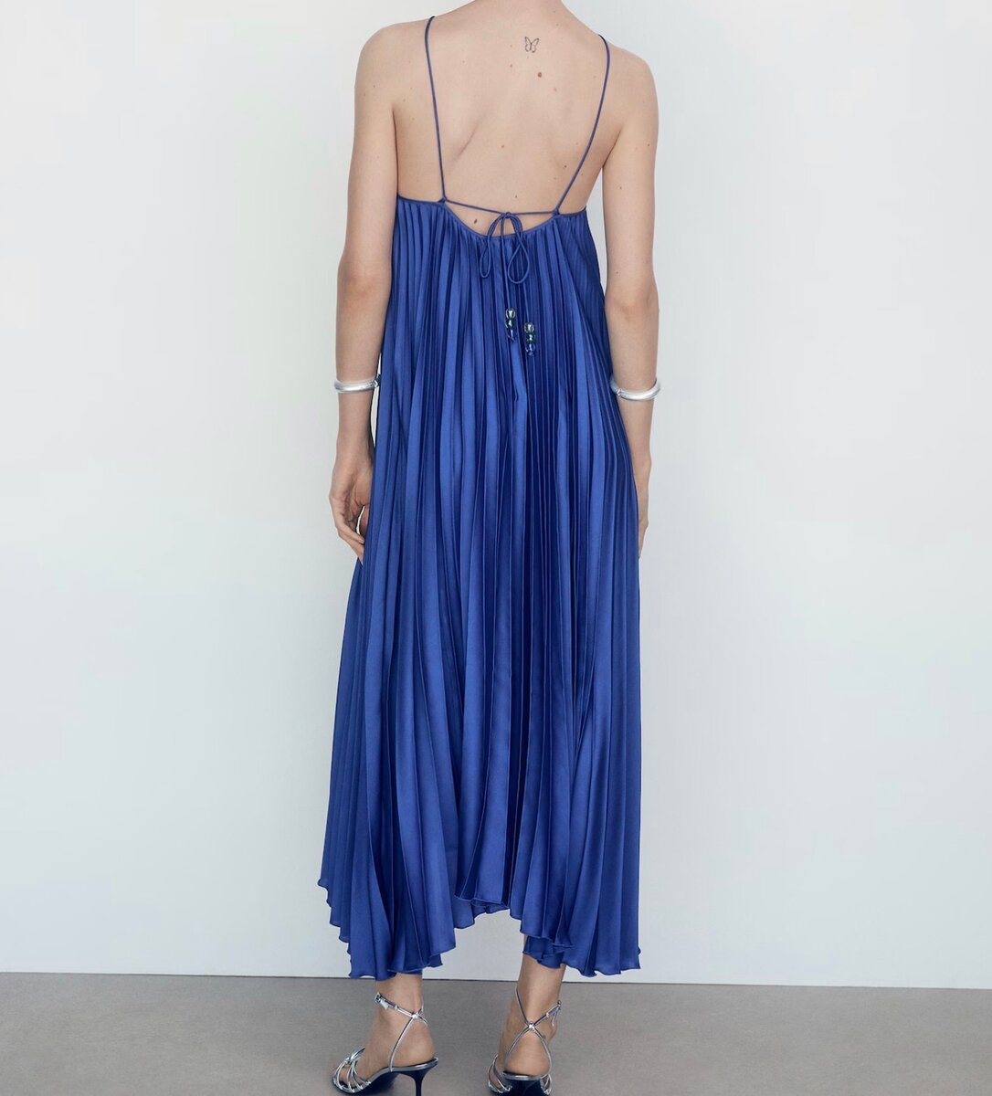 Robe plissée bleu élégante