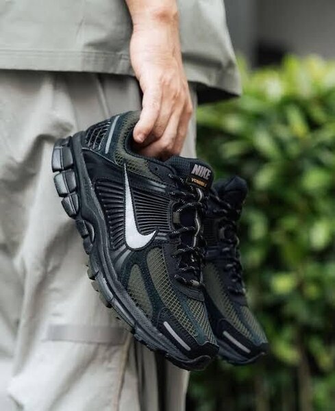 Baskets Nike noires sport