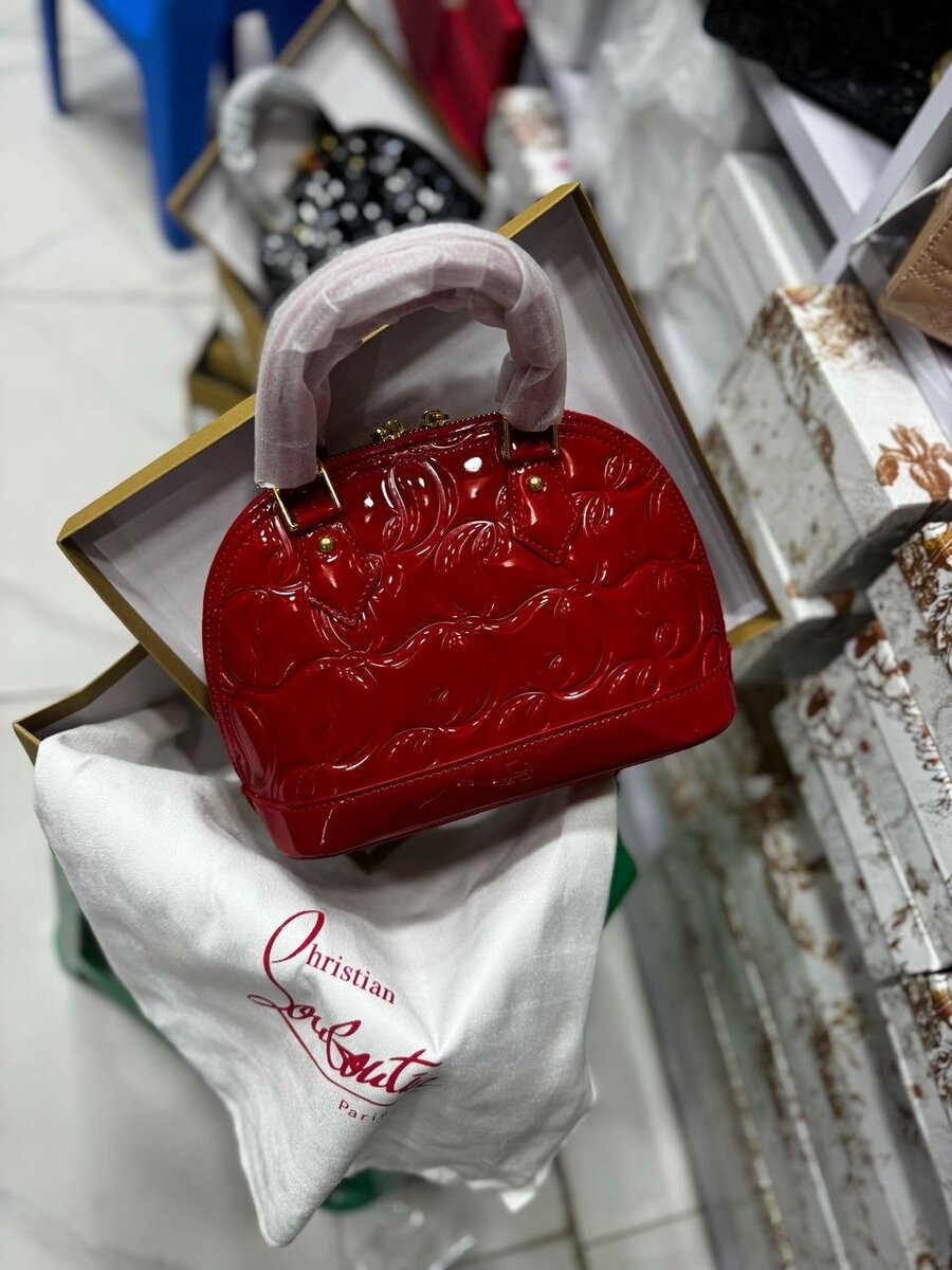 Sac dame LOUBOUTIN