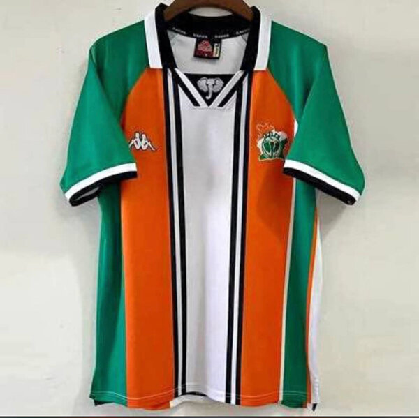 Maillot de football coloré