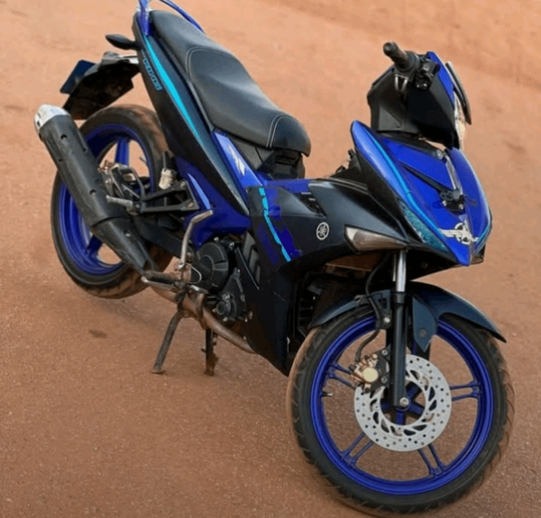 Moto Yamaha sportive rapide