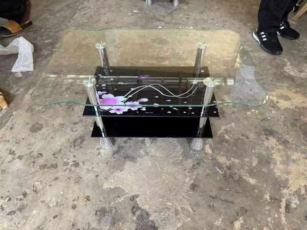 TABLE VITRÉE