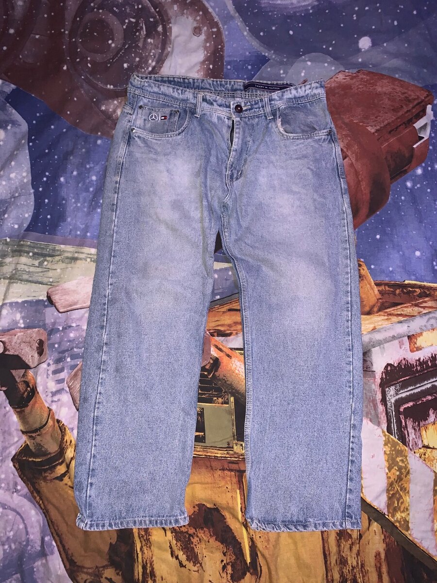 tony hilfigure light wash jeans for sale.