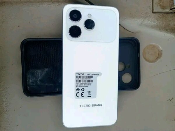 Smartphone Tecno Spark Blanc