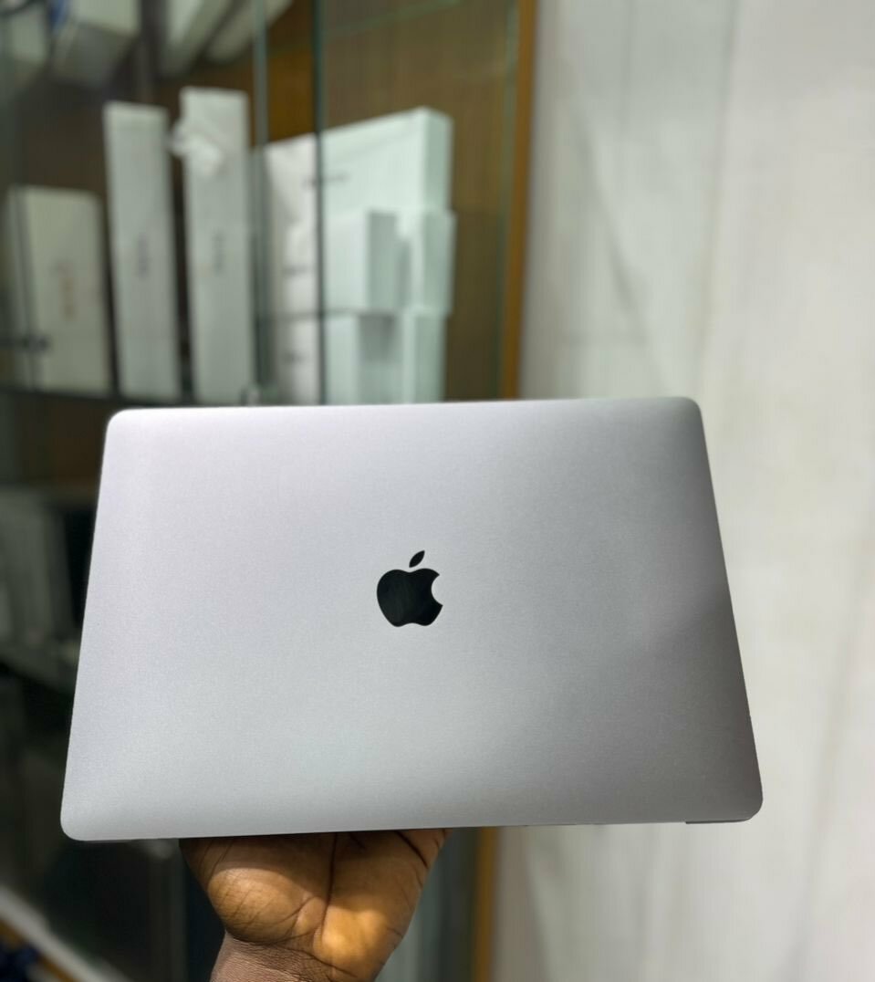 Very clean Apple MacBook