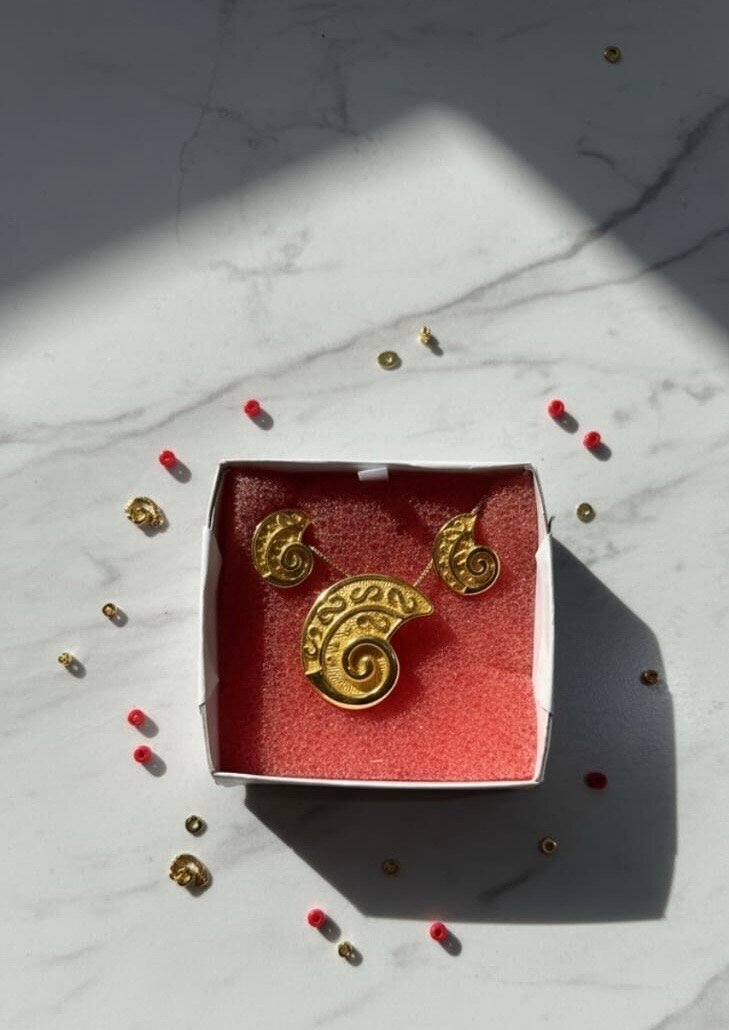 Parure élégante collier et boucles