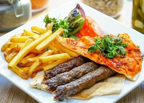 Assiette Kebab Mixte Délicieuse