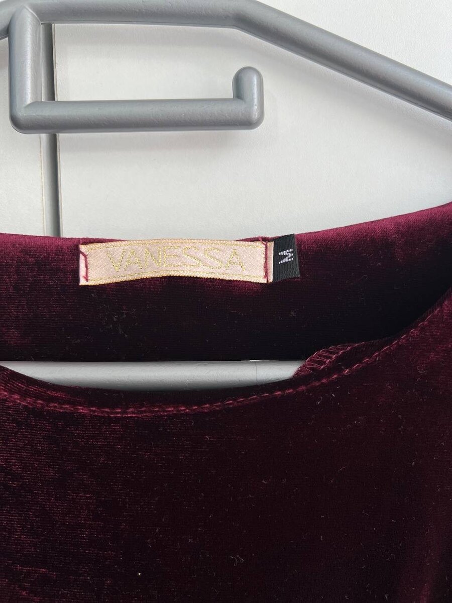 Велюровое платье в пол в трендовом оттенке