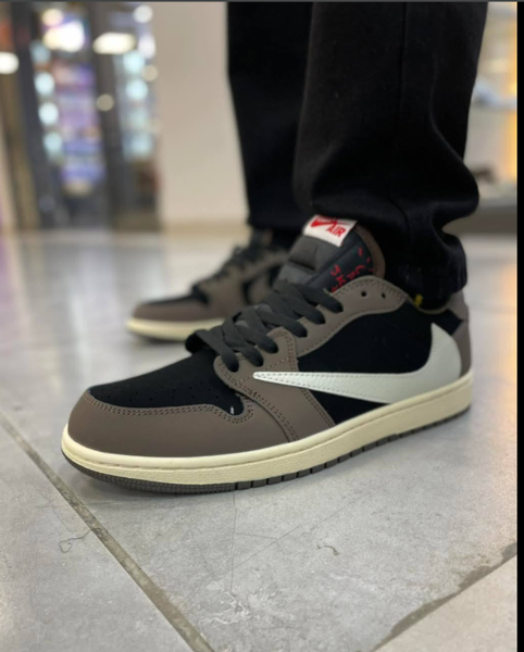 Air Jordan 1 Low Sneakers
