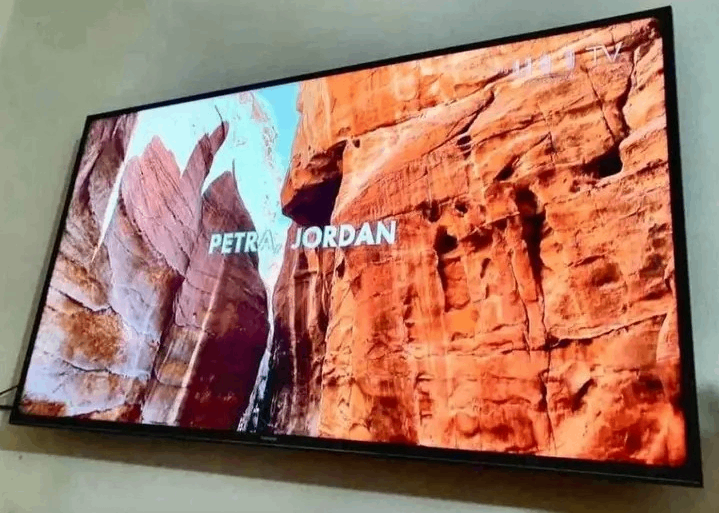 Téléviseur LED UHD Smart