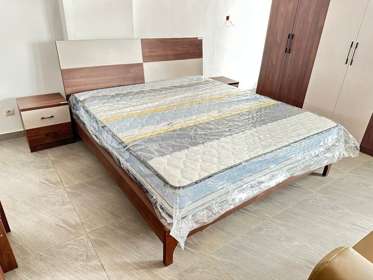 Lit 3 place (180cm×200cm)