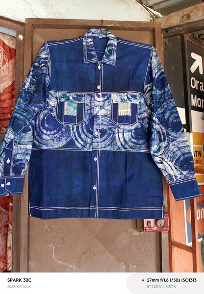 Chemise en denim bleu unique